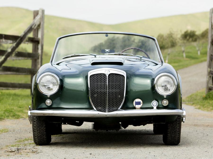  Lancia Aurelia GT Convertible 1956 года  (фото 10 из 19)